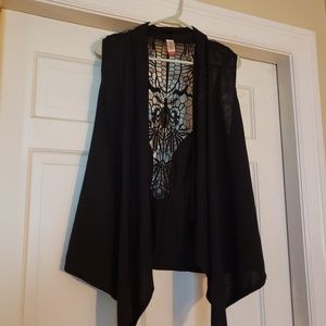 Waterfall sleeveless shrug w/open crotchet design